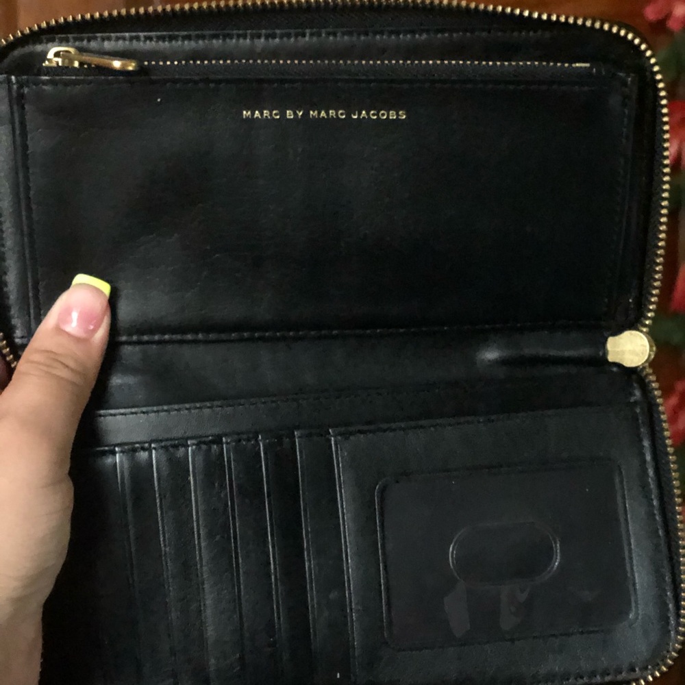 Marc Jacobs Large Wallet - Picture 6 of 7